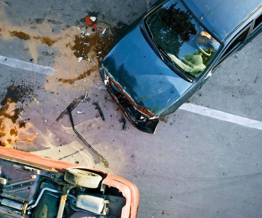 Choque entre carros - Exemplos de Sinistros